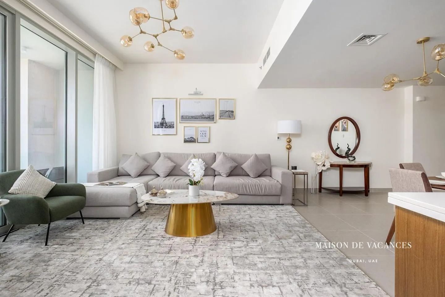 Three Bedroom In Downtown With Burj Khalifa View Dubai Apartment