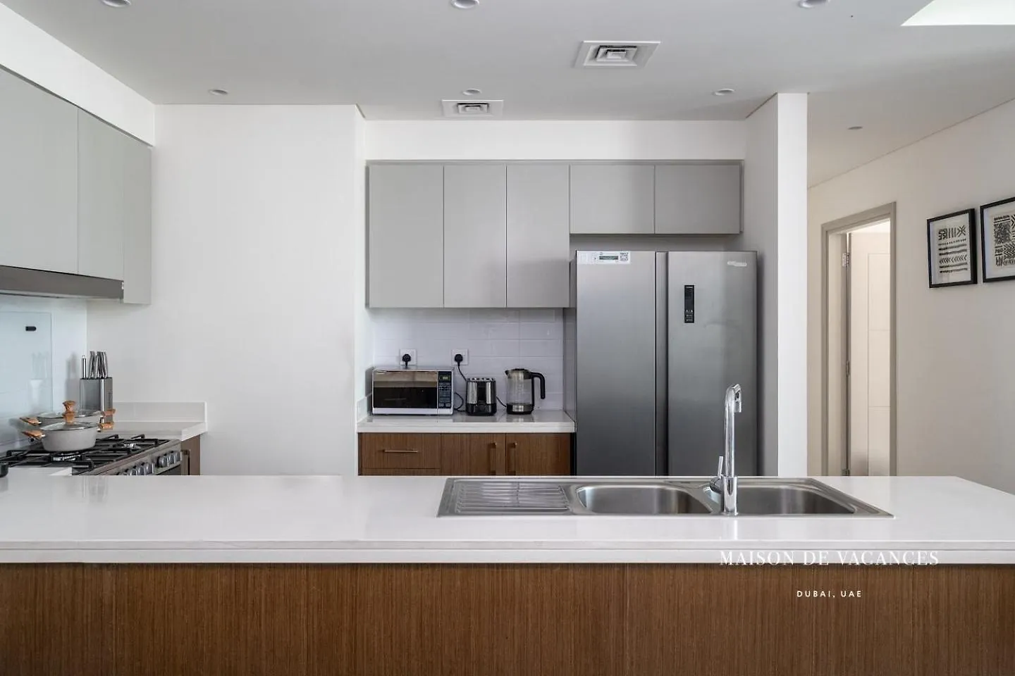 Three Bedroom In Downtown With Burj Khalifa View Dubai